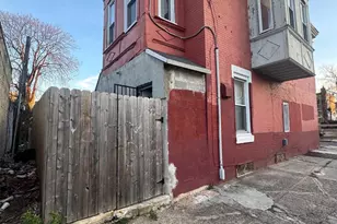 925 W Seltzer St, Philadelphia, PA 19133 - Photo 2