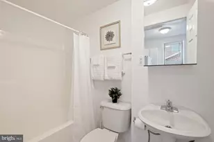 468 E Walnut Ln, Philadelphia, PA 19144 - Photo 10