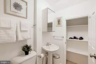 468 E Walnut Ln, Philadelphia, PA 19144 - Photo 12