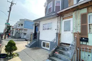 718 W Butler St, Philadelphia, PA 19140 - Photo 2