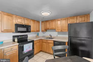 2001 Hamilton St, Philadelphia, PA 19130 - Photo 2