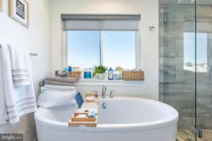 1647 E Eyre St, Philadelphia, PA 19125 - Photo 18