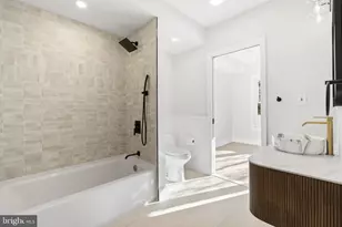 2056 Pemberton St, Philadelphia, PA 19146 - Photo 20