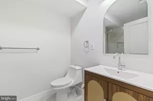 2056 Pemberton St, Philadelphia, PA 19146 - Photo 38