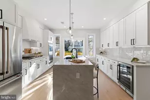 2056 Pemberton St, Philadelphia, PA 19146 - Photo 10