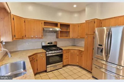 855 N 24th Street, Philadelphia, PA 19130 - Photo 10
