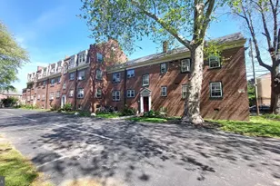 735 Melon Pl, Philadelphia, PA 19123 - Photo 2