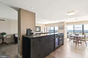 1326 Spruce St, Philadelphia, PA 19107 - Photo 10