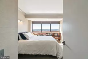 1326 Spruce St, Philadelphia, PA 19107 - Photo 20