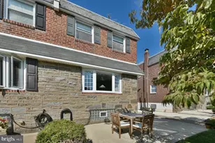 2923 Teesdale St, Philadelphia, PA 19152 - Photo 2