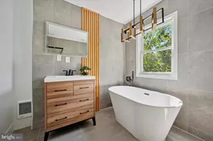 2124 Pierce St, Philadelphia, PA 19145 - Photo 14