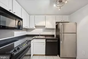 2001 Hamilton St, Philadelphia, PA 19130 - Photo 6