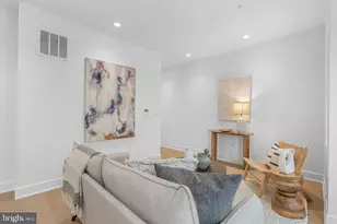 635 7th Street N, Philadelphia, PA 19123 - Photo 8