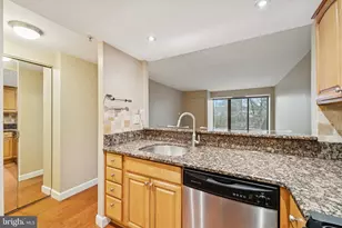 2001 Hamilton St, Philadelphia, PA 19130 - Photo 4