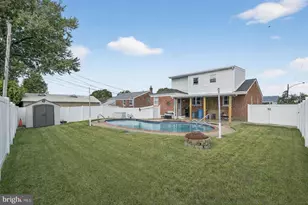 7613 Revere St, Philadelphia, PA 19152 - Photo 4