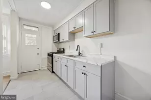 2558 S Dewey St, Philadelphia, PA 19142 - Photo 8