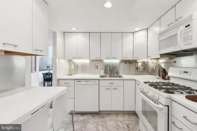 36 Saint James Court, Philadelphia, PA 19106 - Photo 8