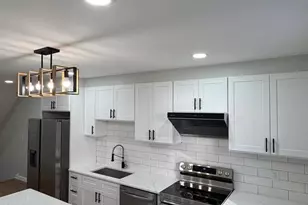 819 Jackson St, Philadelphia, PA 19148 - Photo 2