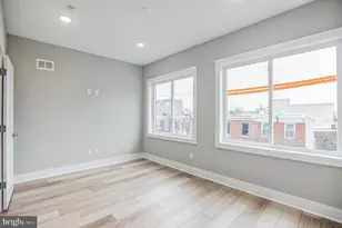 2216 Emerald St, Philadelphia, PA 19125 - Photo 4