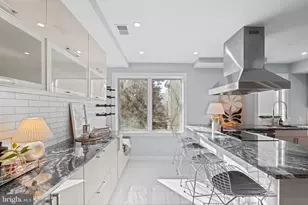 869 Corinthian Ave, Philadelphia, PA 19130 - Photo 8