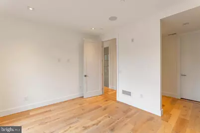 240 N 2nd Street #UNIT 2W, Philadelphia, PA 19106 - Photo 8