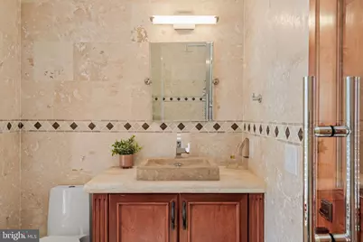 802 Locust Street #201, Philadelphia, PA 19107 - Photo 26