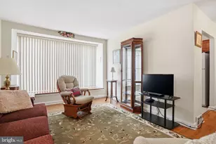 1027 Griffith St, Philadelphia, PA 19111 - Photo 8