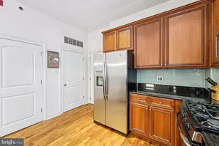 920 Clinton St, Philadelphia, PA 19107 - Photo 6