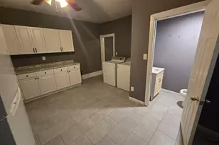 5044 N Sydenham St, Philadelphia, PA 19141 - Photo 2