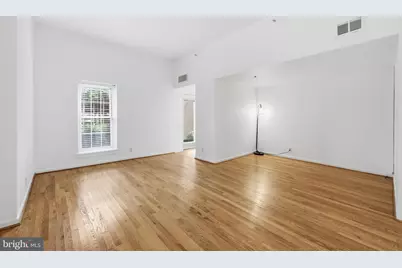 301 Race Street #C010, Philadelphia, PA 19106 - Photo 8