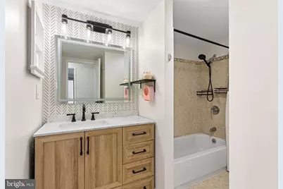 2001 Hamilton Street #1622, Philadelphia, PA 19130 - Photo 6