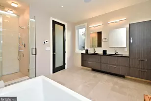 624 N Bodine St, Philadelphia, PA 19123 - Photo 92