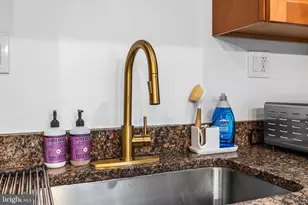 569 N 20th St, Philadelphia, PA 19130 - Photo 16