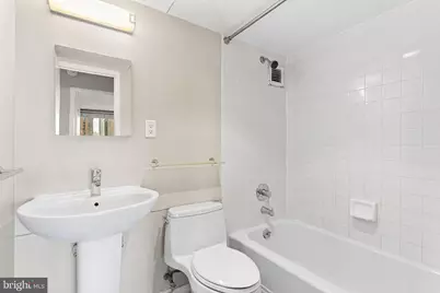 210 Locust Street #6FW, Philadelphia, PA 19106 - Photo 12