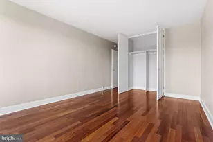 210 Locust St, Philadelphia, PA 19106 - Photo 8