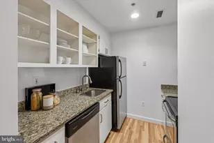 315 New St, Philadelphia, PA 19106 - Photo 8