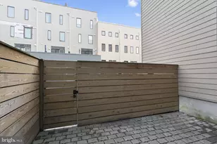 421 Wallace St, Philadelphia, PA 19123 - Photo 30