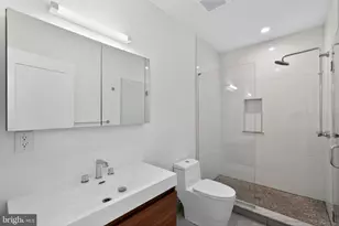 421 Wallace St, Philadelphia, PA 19123 - Photo 16