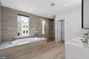 421 Wallace St, Philadelphia, PA 19123 - Photo 12