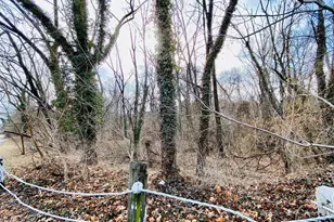 3798 Chalfont Dr, Philadelphia, PA 19154 - Photo 2