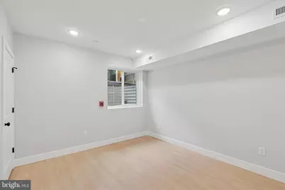 518 W Susquehanna Avenue, Philadelphia, PA 19122 - Photo 8