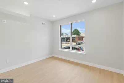 518 W Susquehanna Avenue, Philadelphia, PA 19122 - Photo 4