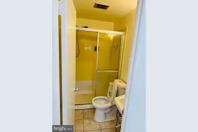 6829 Lindbergh Boulevard, Philadelphia, PA 19142 - Photo 14