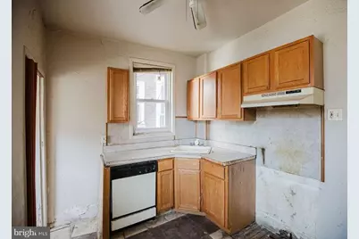6918 Forrest Avenue, Philadelphia, PA 19138 - Photo 12