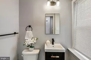 1553 S Woodstock St, Philadelphia, PA 19146 - Photo 14