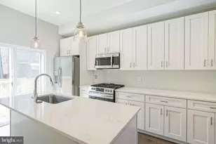 542 Pierce St, Philadelphia, PA 19148 - Photo 12