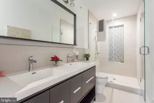 542 Pierce St, Philadelphia, PA 19148 - Photo 24