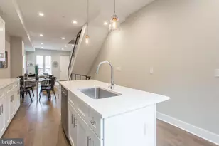 542 Pierce St, Philadelphia, PA 19148 - Photo 10