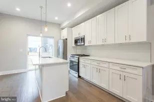 542 Pierce St, Philadelphia, PA 19148 - Photo 8