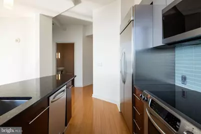 2101 Market Street #4205, Philadelphia, PA 19103 - Photo 8